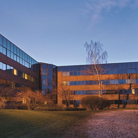 Hilton Long Island/Huntington Hotel Melville Exterior photo