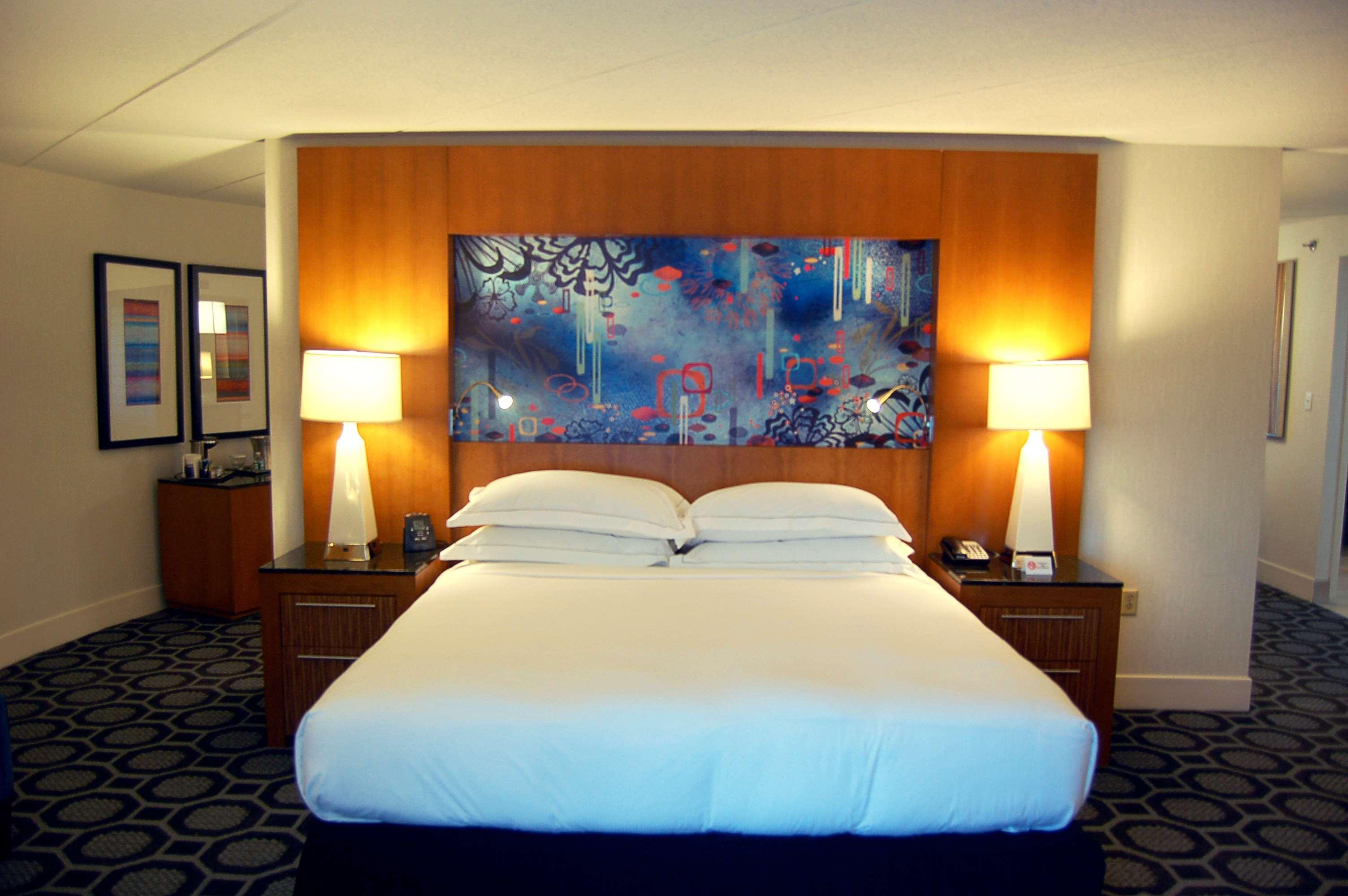 Hilton Long Island/Huntington Hotel Melville Exterior photo