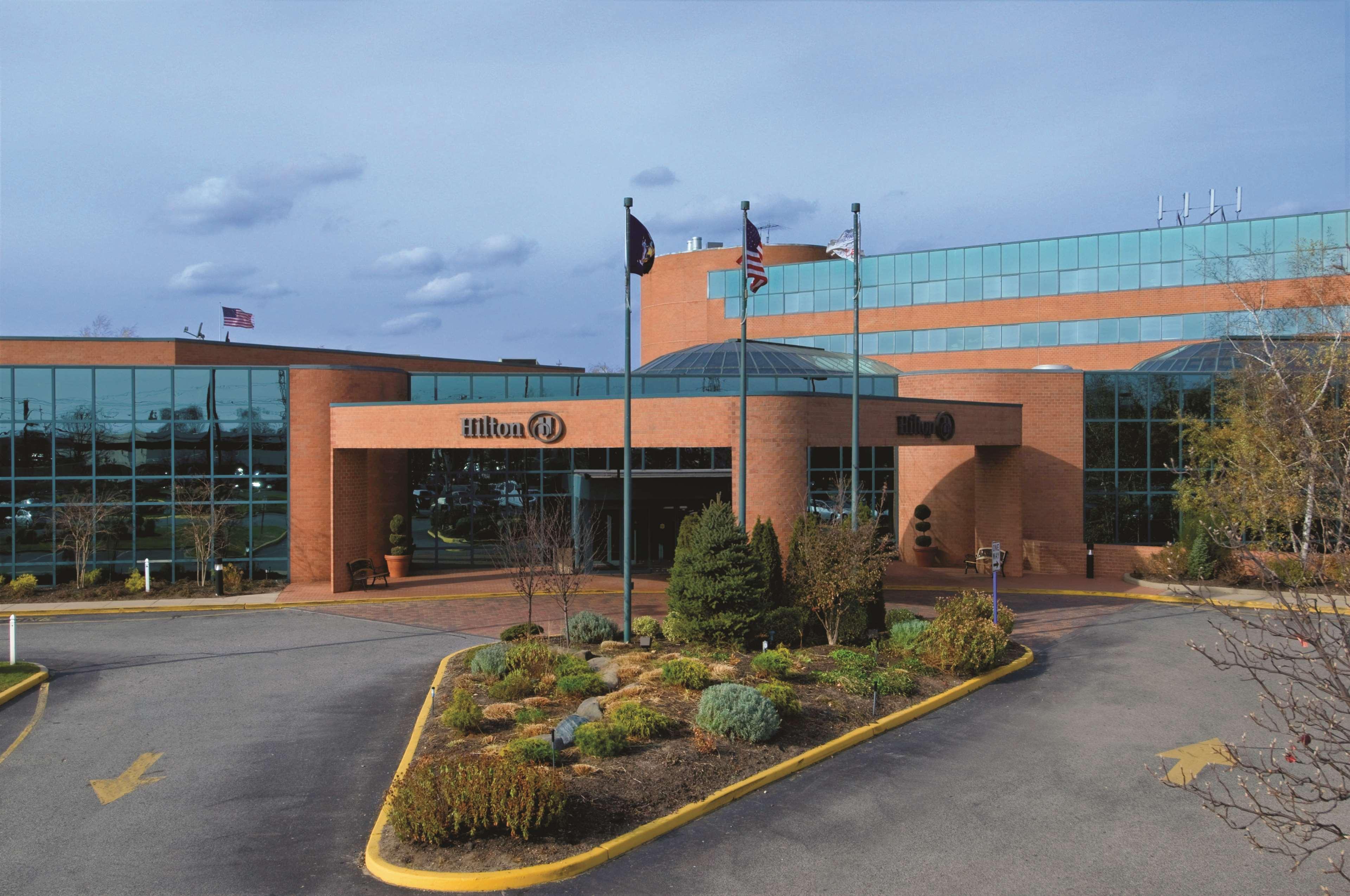 Hilton Long Island/Huntington Hotel Melville Exterior photo