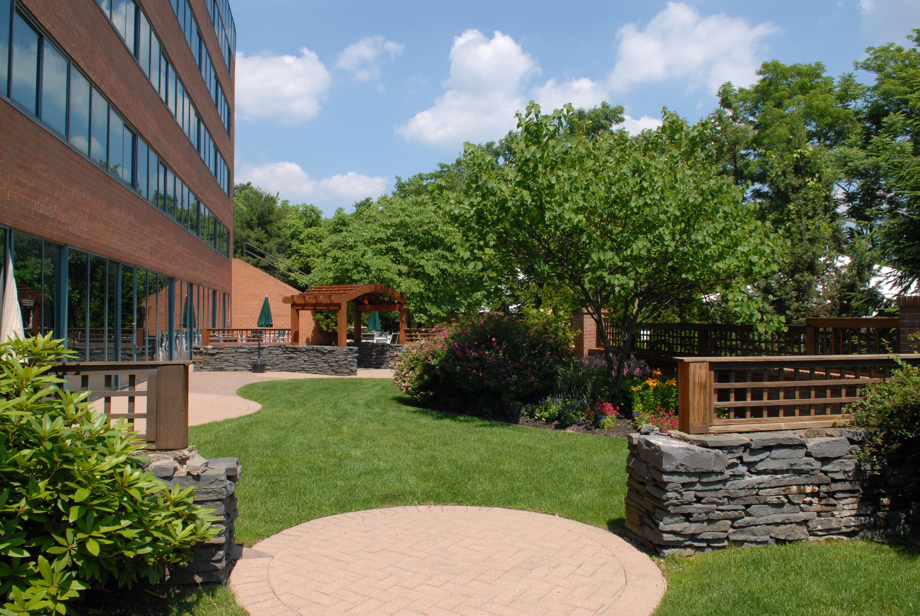 Hilton Long Island/Huntington Hotel Melville Exterior photo