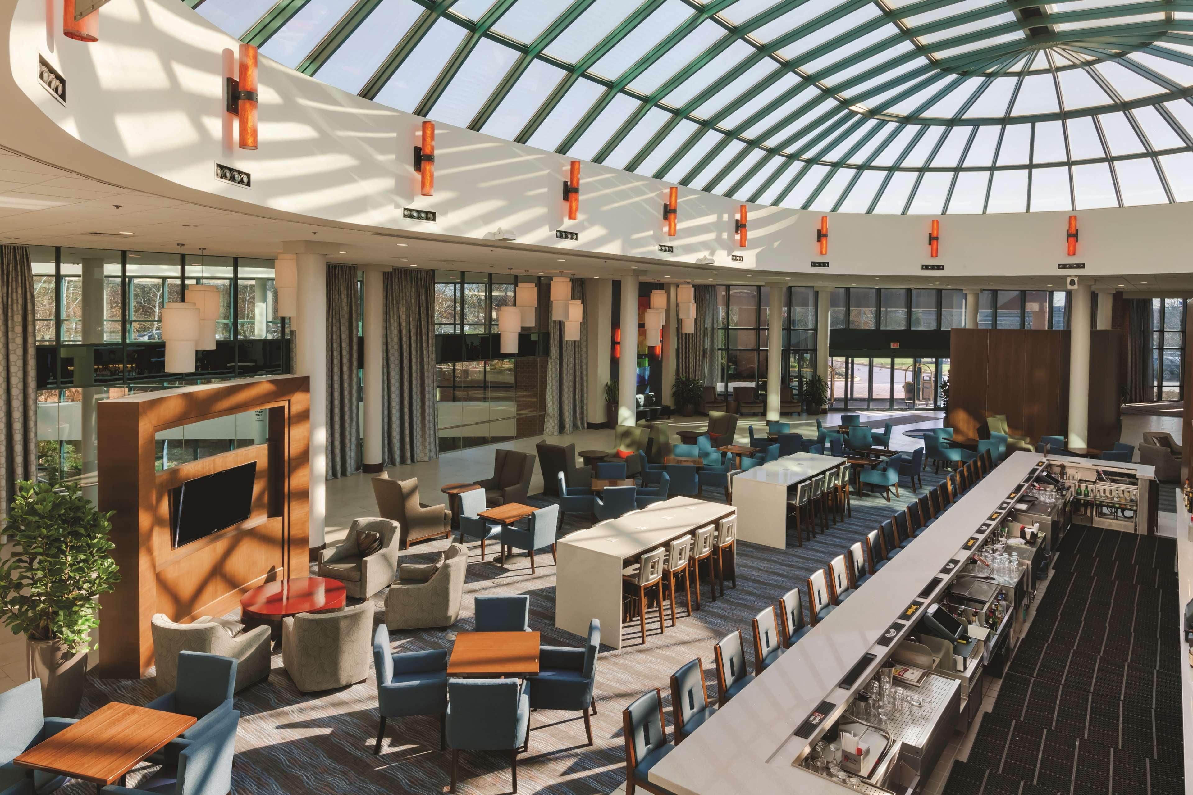Hilton Long Island/Huntington Hotel Melville Exterior photo