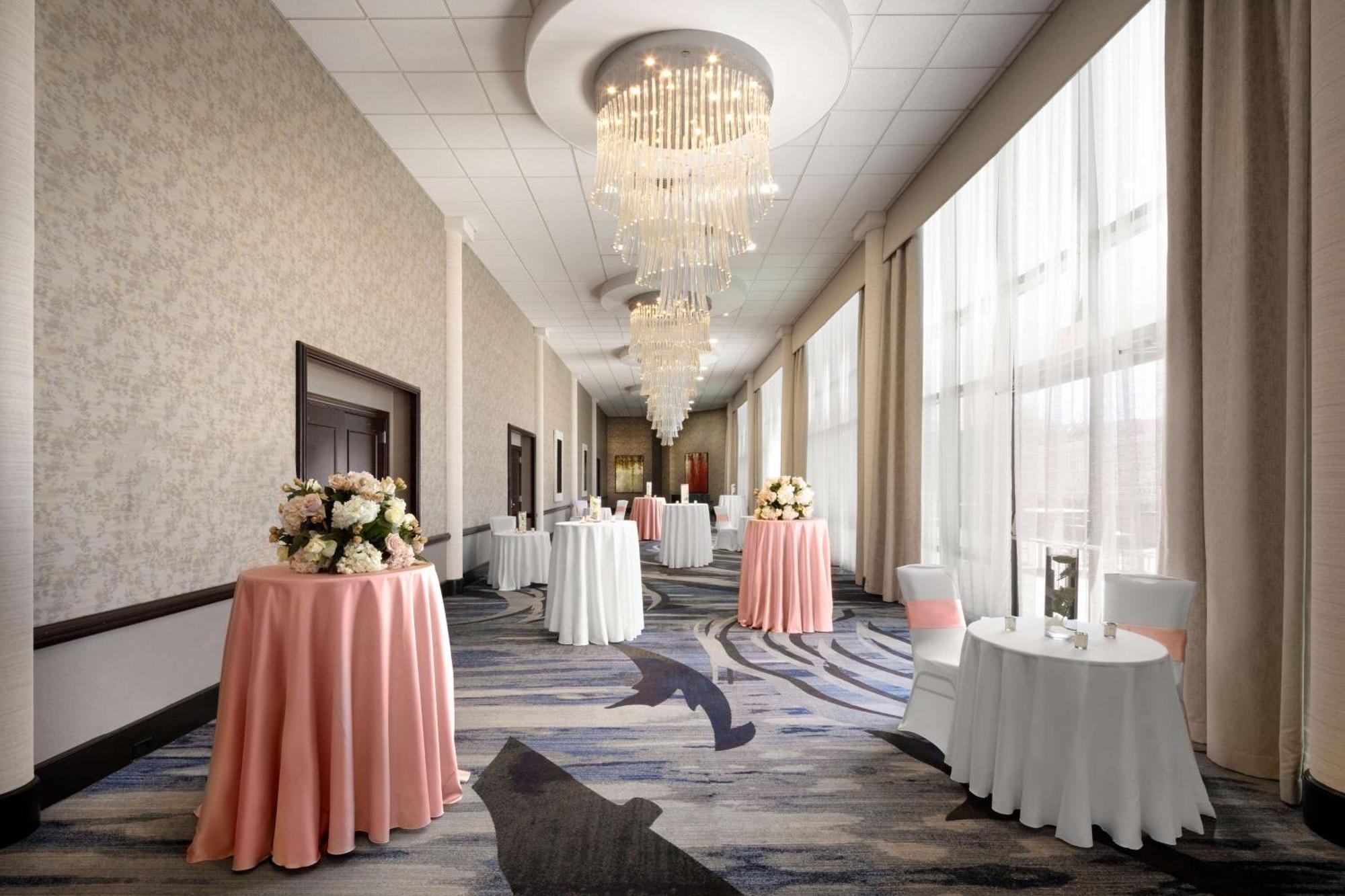 Hilton Long Island/Huntington Hotel Melville Exterior photo