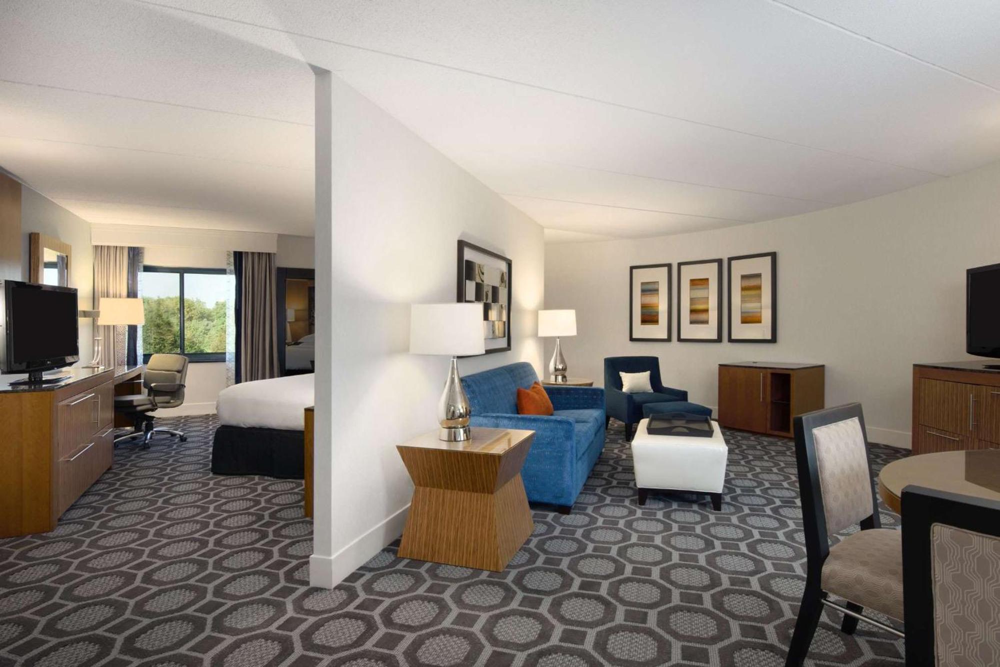 Hilton Long Island/Huntington Hotel Melville Exterior photo