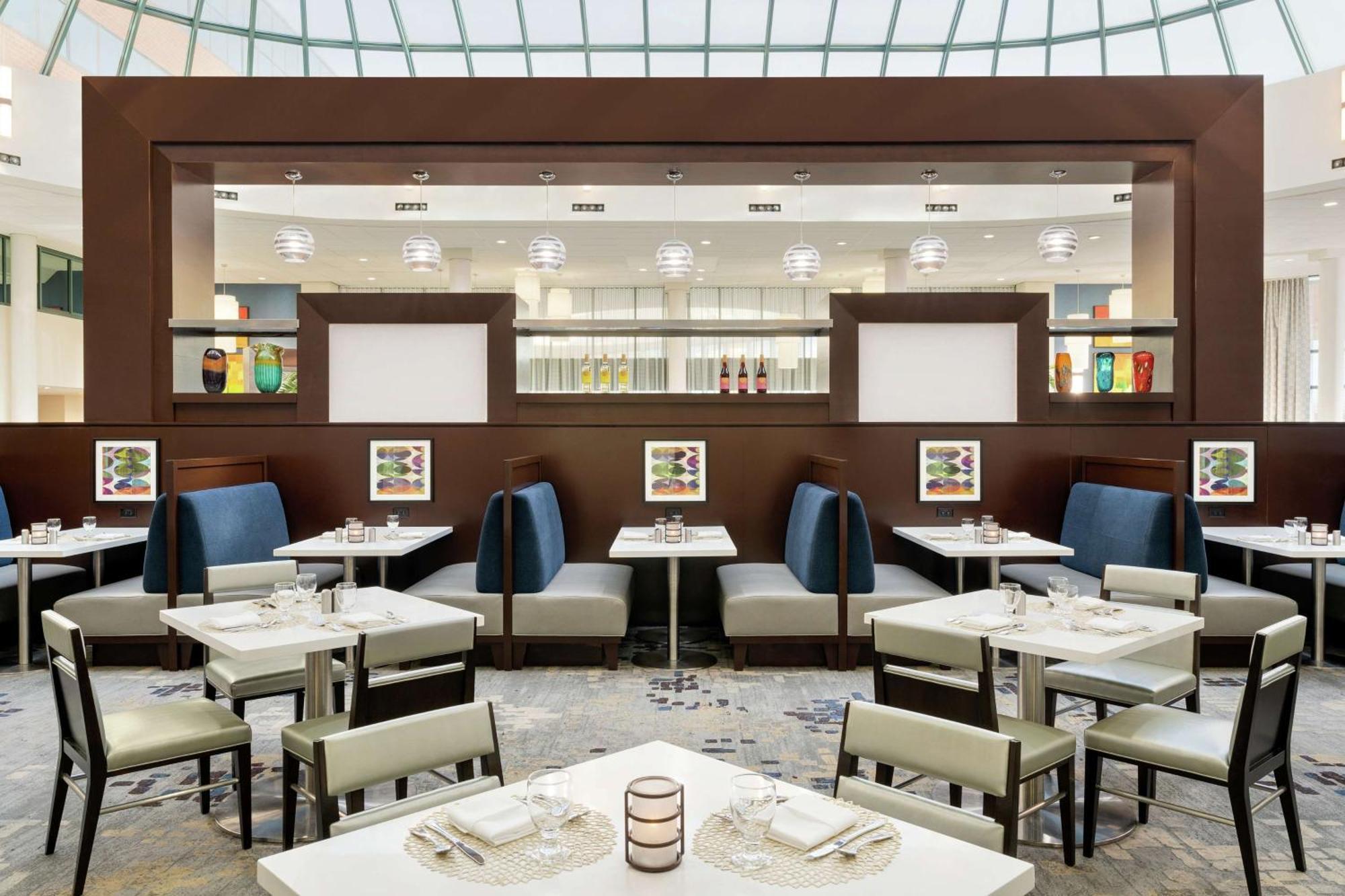 Hilton Long Island/Huntington Hotel Melville Exterior photo