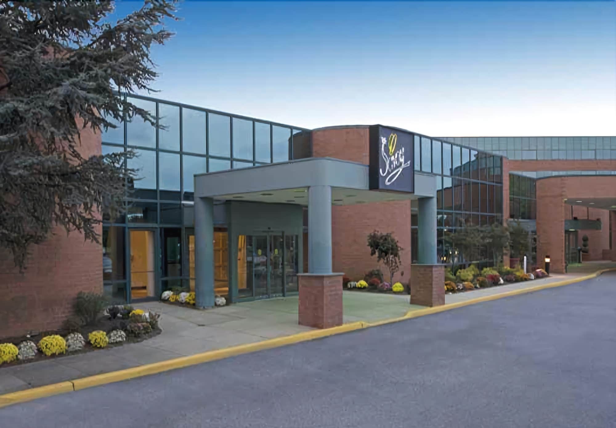 Hilton Long Island/Huntington Hotel Melville Exterior photo